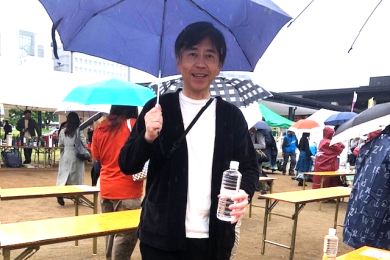 雨の中…